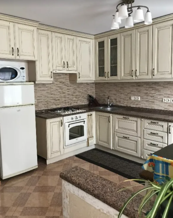 Продаж 2 поверхового будинку з опаленням і ділянкою на 14 соток, 207 кв. м, Біла 