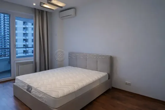 Продаж 2к Квартира 85 кв.м Литературная, 1А Одеса