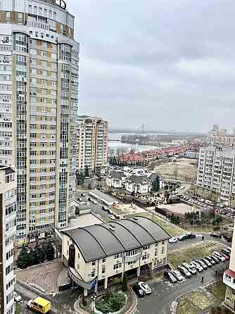 Продаж Квартира 3-кімнатна, 17/22 поверх на Володимира Івасюка вул., д. 16Б Kiev