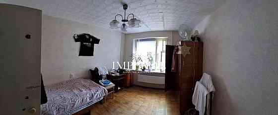 Продаж Квартира 4-кімнатна, 7/10 поверх на вул. Олійника Степана Київ