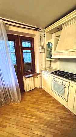 Просторная квартира возле парка Шевченко Одеса