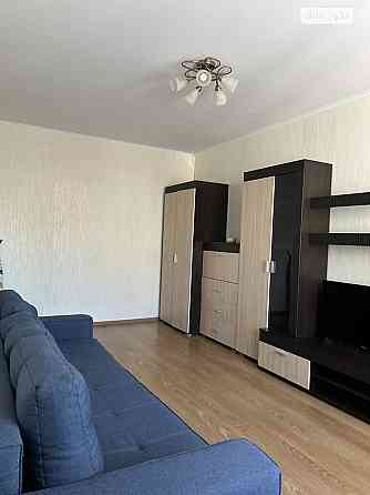 Оренда Квартира 1-кімнатна, 22/25 поверх на Урлівська, 30 Киев