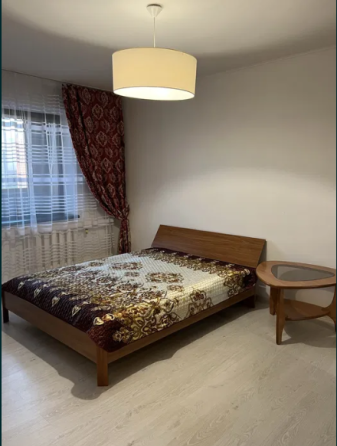 Оренда Квартира 1-кімнатна, 13/16 поверх на вул. Лариси Руденко, 21 Київ