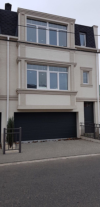 130м2  4 комнаты Танхаус на Геллера. Гараж на две машины. Топочная Отопление автономное-газ . Госакт. Odessa - photo 1