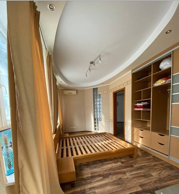 Большая квартира кухня-студия и спальня Odessa - photo 5