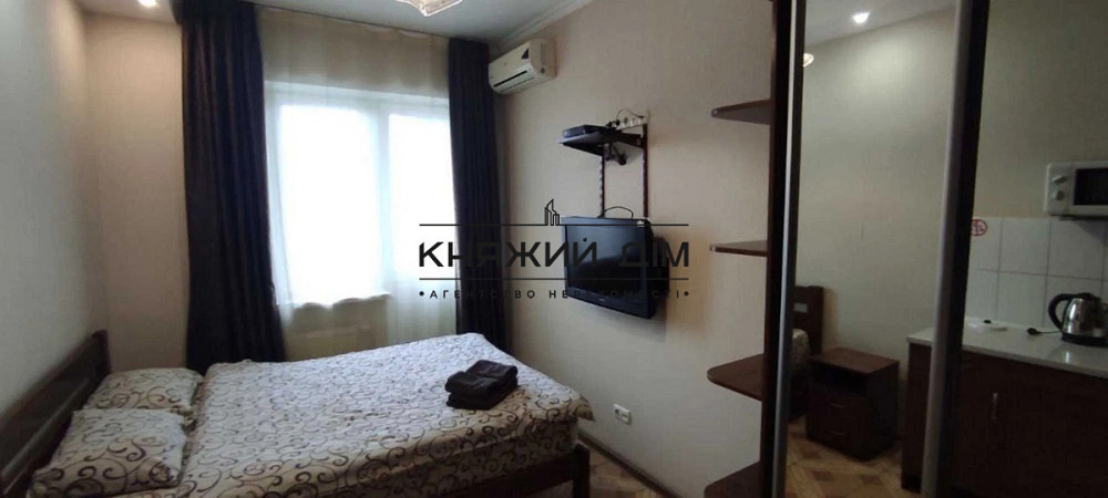 Продаж 1-кімнатної роздільної квартири, метро Лук'янівська. № 21146447 Київ - фото 1