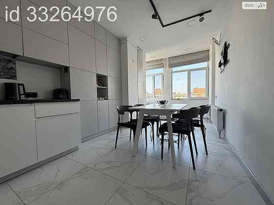 Продаж Квартира 3-кімнатна, 9/9 поверх на Юнацька вул., д. 6 Київ