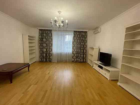 Продаж Квартира 5-кімнатна, 8/10 поверх на Олександра Кониського вул., д. 52-58 Київ