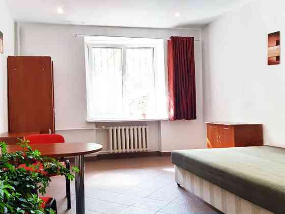 Оренда Квартира 1-кімнатна, 1/1 поверх на Кловский спуск, 4 Київ