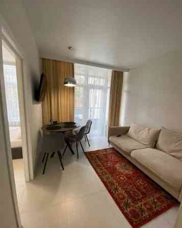 Оренда Квартира 1-кімнатна, 2/6 поверх на Фонтанская Дорога ул., 153/13 Одесса