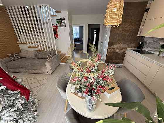 Продаж Будинок 5-кімнатний 