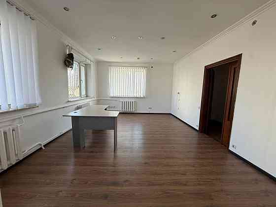 Оренда офісне приміщення на вул. Уманська приміщень - 3, поверх - 3/7 Львів