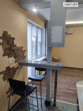 Оренда Квартира 1-кімнатна, 3/5 поверх на Парково-Сирецька, 3а Киев