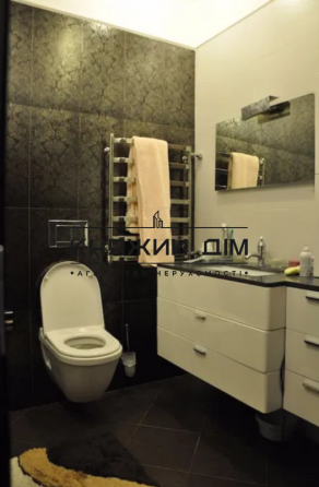 Продаж 2-х к. квартири в центрі міста, м. Олімпійська 7 хв пішки. Код об’єкту 21145776 Kiev