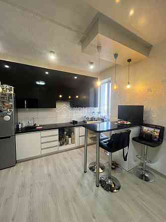 Продаж Квартира 3-кімнатна, 2/2 поверх на вул. Велика Панасівська Харків