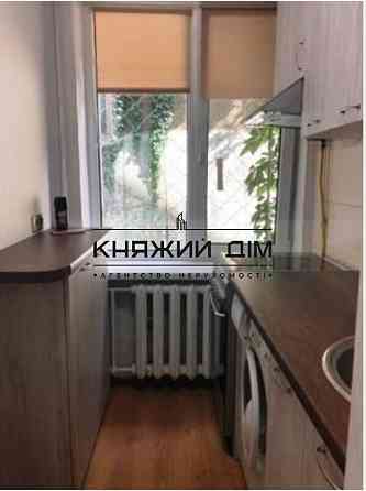 Оренда Квартира 1-кімнатна, 1/9 поверх на Бастионный пер. Kiev