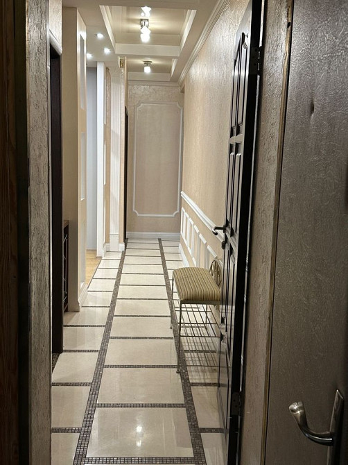 Продаж Квартира 3-кімнатна, 5/5 поверх на Уманська вул., д. 29 Київ - фото 1