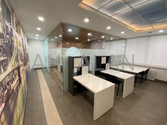 Оренда Будинок 3-кімнатний на Євгена Коновальця вул., 32Б Kiev