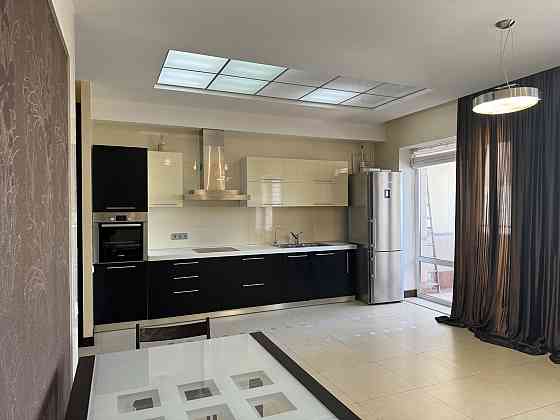 Продаж Квартира 3-кімнатна, 8/9 поверх на Новосельского ул., 69/71 Odessa