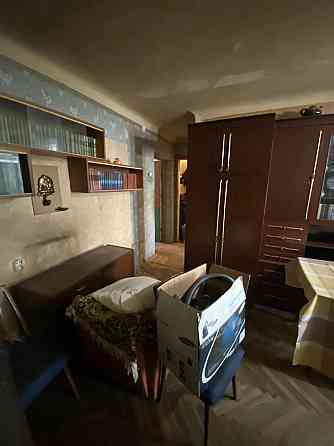 Продаж Квартира 3-кімнатна, 3/6 поверх на Гончара Олеся вул., д. 75 Киев