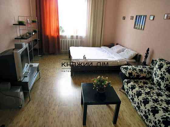 Оренда Квартира 1-кімнатна, 1/6 поверх на Владимирская ул. Київ