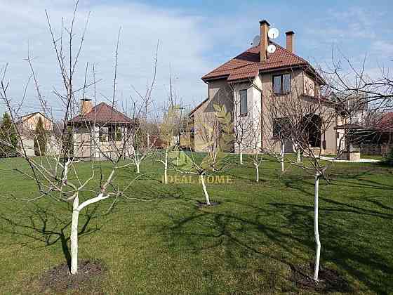 Сучасний двоповерховий будинок загальна площа 146,5 м.кв., земельна ді Vasylkiv