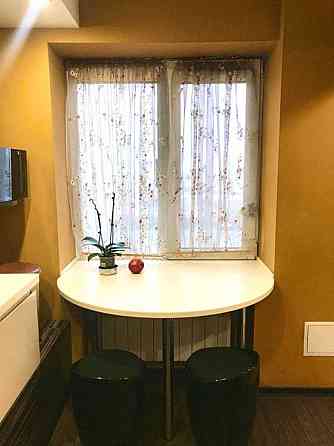 Оренда Квартира 3-кімнатна, 7/9 поверх на Стадионная ул., 13 Киев