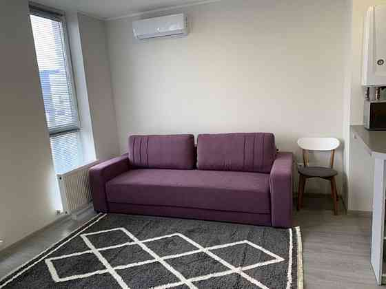 Оренда Квартира 1-кімнатна, 6/10 поверх на Центральна, 21а Киев