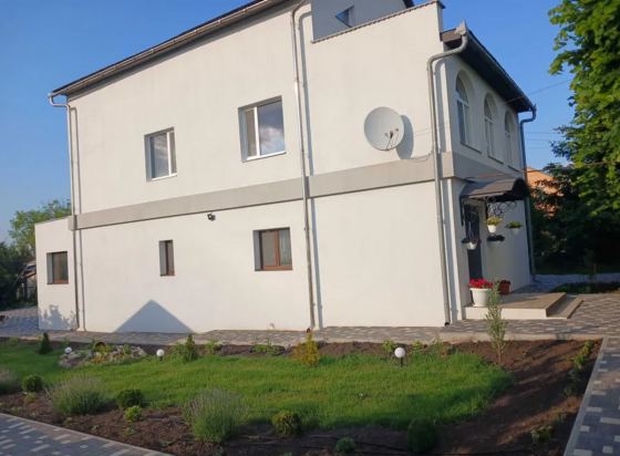 Продам розкішний будинок та в подарунок чисте повітря. Кропивницький