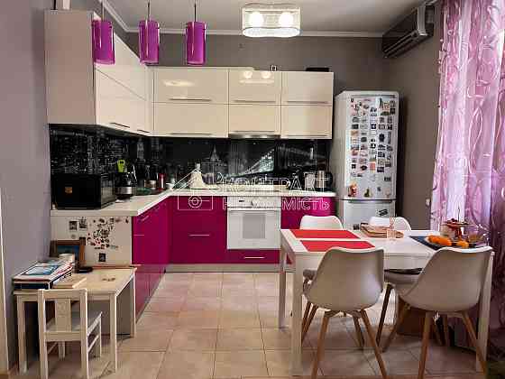 Продаж Квартира 1-кімнатна, 2/12 поверх на вул. Підлісна Kharkiv