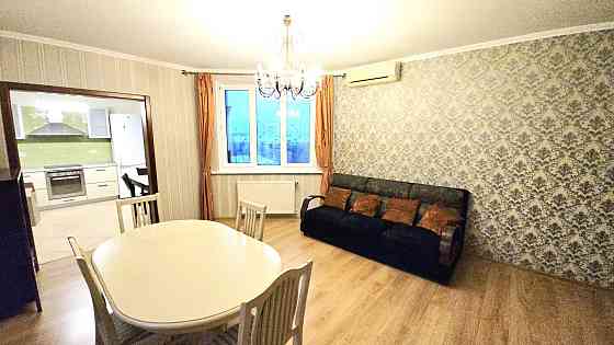 Продаж Квартира 4-кімнатна, 6/10 поверх на Почайнинська вул., д. 25/49 Киев