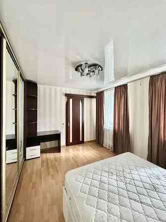 Оренда Квартира 3-кімнатна, 9/9 поверх на ул. Горловская Київ