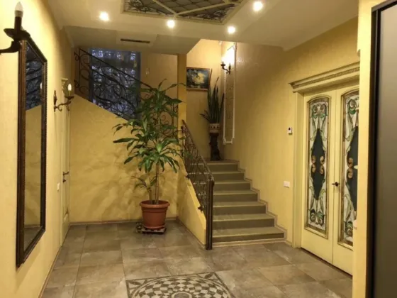 Продам. Дом 550м.кв. 18 соток. Клочко-6. ул.Иркутская. Днепр