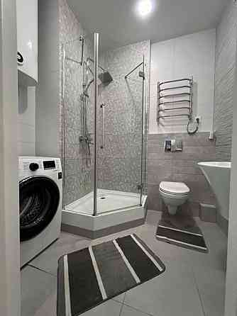 Продаж Квартира 3-кімнатна, 8/10 поверх на Регенераторная, 4 Київ