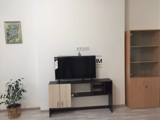 Оренда Квартира 1-кімнатна, 8/16 поверх на Харьковское шоссе Киев