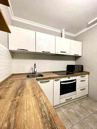 Продаж Квартира 3-кімнатна, 9/12 поверх на Гетьмана Вадима вул., д. 46-А Киев