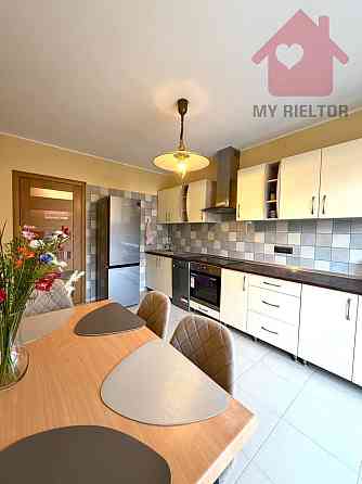 Оренда Квартира 3-кімнатна, 2/5 поверх на Гренджі-Донського пл. Uzhhorod