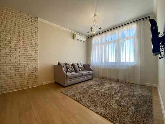 Продаж Квартира 2-кімнатна, 16/16 поверх на Берестейський вул., д. 71-А Киев