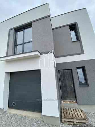 Продаж 2-поверховий Будинок з ділянкою 0.32 сот 160 кв.м 4 кімн. на Наварійська вул. Солонка