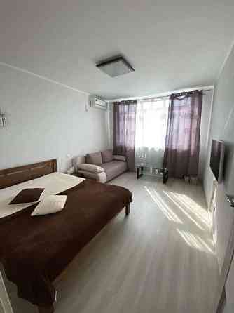 Оренда Квартира 1-кімнатна, 24/25 поверх на Бажана Николая просп., 8б Kiev