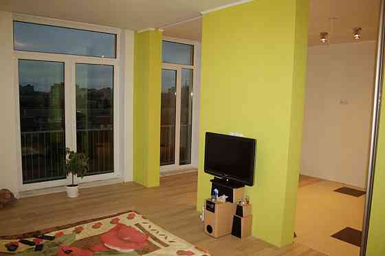 Продаж Квартира 4-кімнатна, 9/9 поверх на Регенераторна, 4 Київ