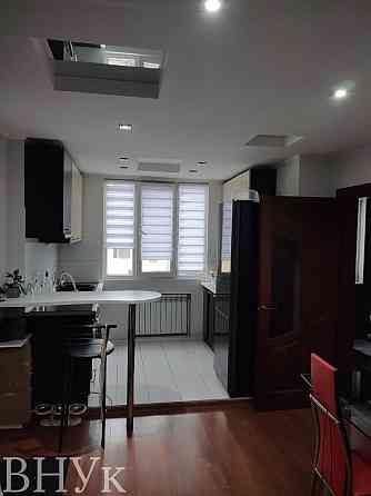 Продаж Квартира 3-кімнатна, 5/5 поверх на вул. Максимовича Львів