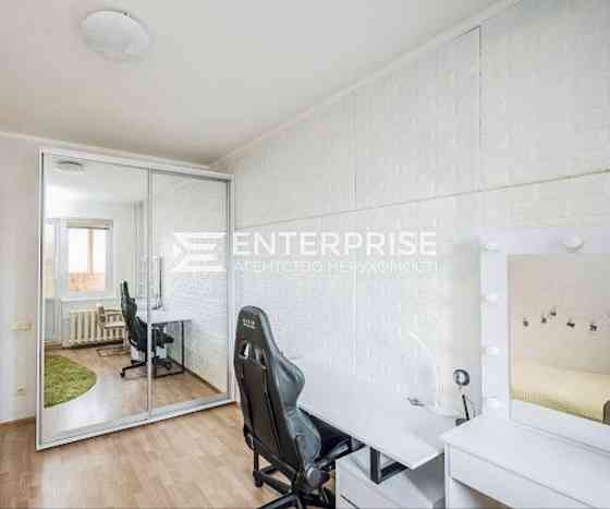 Продаж Квартира 3-кімнатна, 3/16 поверх на вул. Василия Порика Kiev