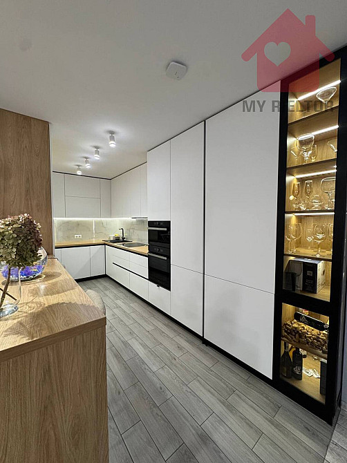 Сучасний будинок з сонячними панелями та гаражем у новому районі. Uzhhorod - photo 1