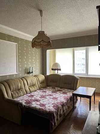 Оренда Квартира 1-кімнатна, 7/9 поверх на Тычины Павла просп., 1 Киев