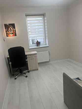 Продаж Квартира 2-кімнатна, 1/4 поверх на вул. Гармонія Рівне