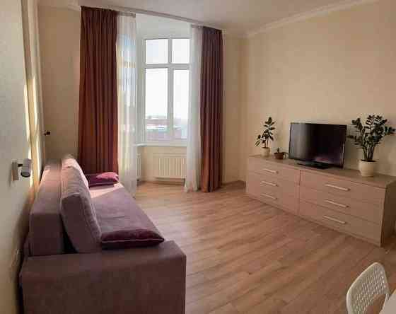 Продаж Квартира 2-кімнатна, 21/23 поверх на Радунська вул., д. 2/18 Kiev