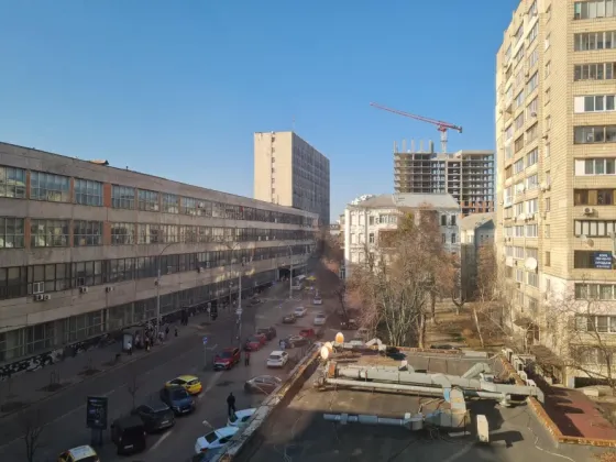 For rent Office Spaces area 42 sq.m floor 4 Kiev Провулок Хрестовий 2 Kiev