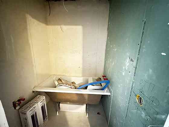 Продаж Квартира 3-кімнатна, 9/9 поверх на Сухомлинского, 50А Днепр