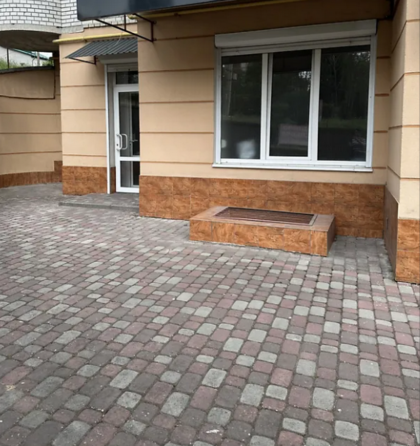Продаж комерційного приміщення на вул. Євгена Коновальця, площа 70 кв.м Тернопіль